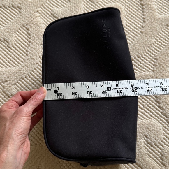 CHANEL - LUXURY ALLURE HOMME BLACK UNISEX TWO COMPARTMENT TOILETRIES BAG - Picture 7 of 8